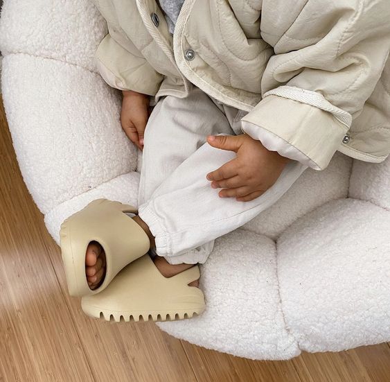 SunnyStep Kinder Sandalen – Bequeme und Verstellbare Sandalen für Outdoor-Abenteuer