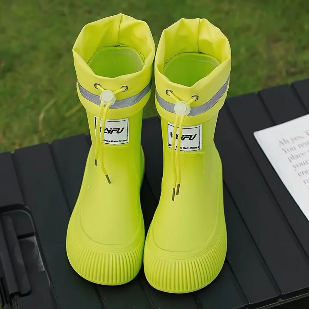 Kinderregenstiefel Wasserdicht mit Rutschfester Sohle | AquaStride LumoKids Sicher & Bequem