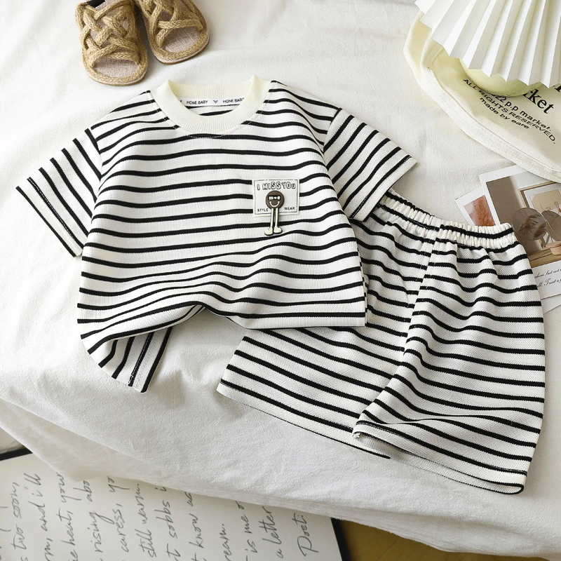 Gestreiftes 2-Teiliges Kinder-Outfit – Trendiges Set für Jungen & Mädchen