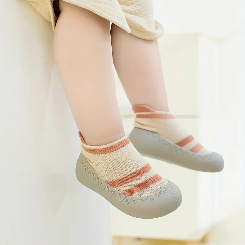 Barfuß Kinderschuhe mit rutschfester Sohle – Gesunde & sichere erste Schritte