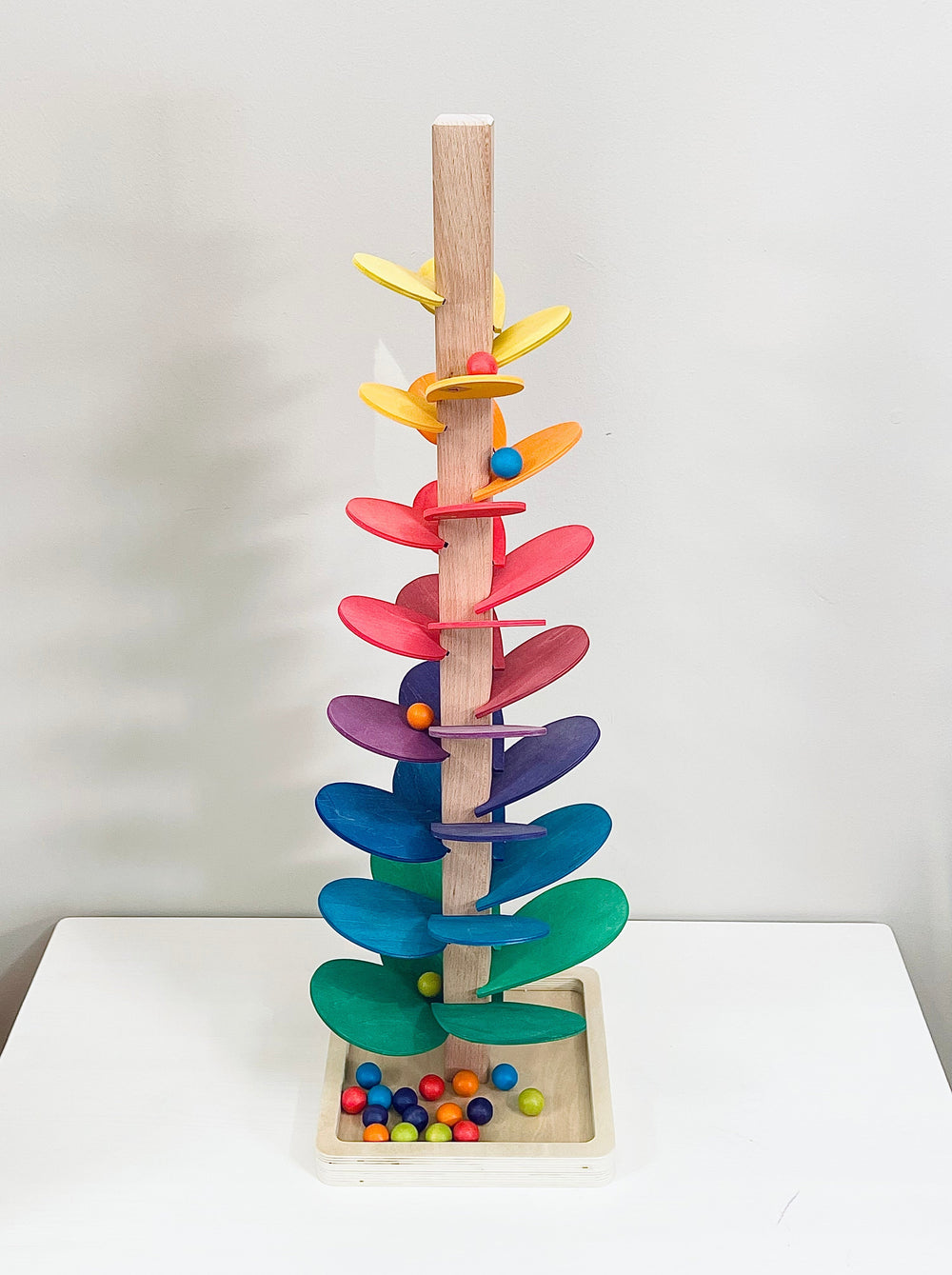 Hölzerner Musikbaum mit Kugeln – Pädagogisches Kugelbahnspielzeug für Kinder | MelodySprout 71cm