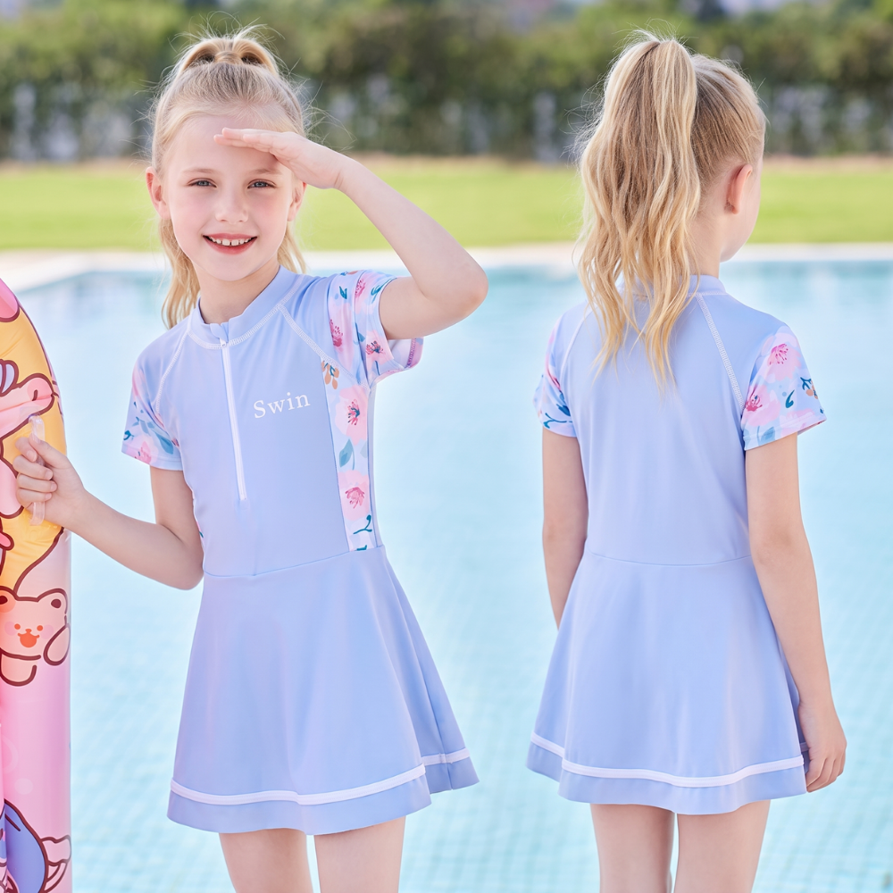 Badekleid mit Reißverschluss für Mädchen – kurze Ärmel, Röckchen, Blumenmuster | Badeanzug Kinder