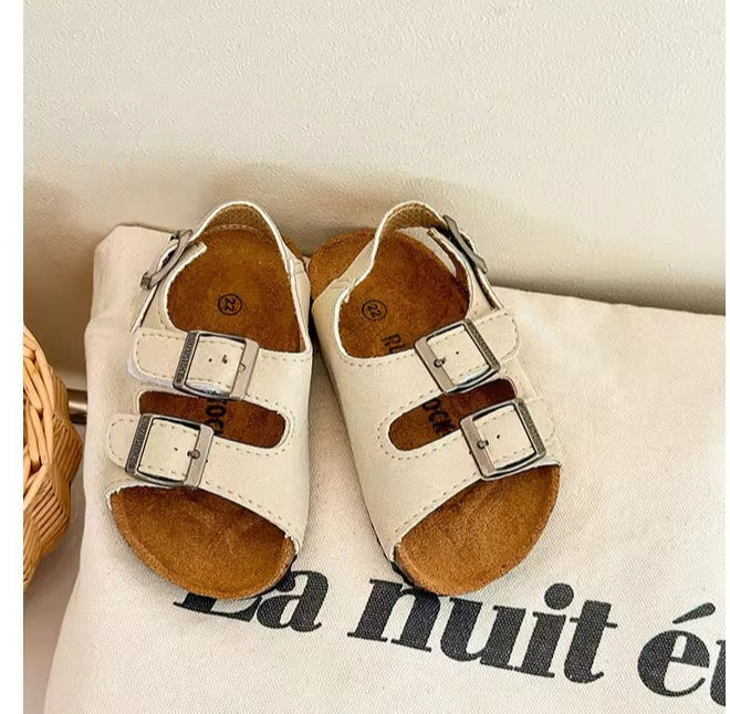 Off-White Kinderslipper – Größe 22-30 | Komfortabel & Leicht | Stabiles Fußbett & Antirutschsohle
