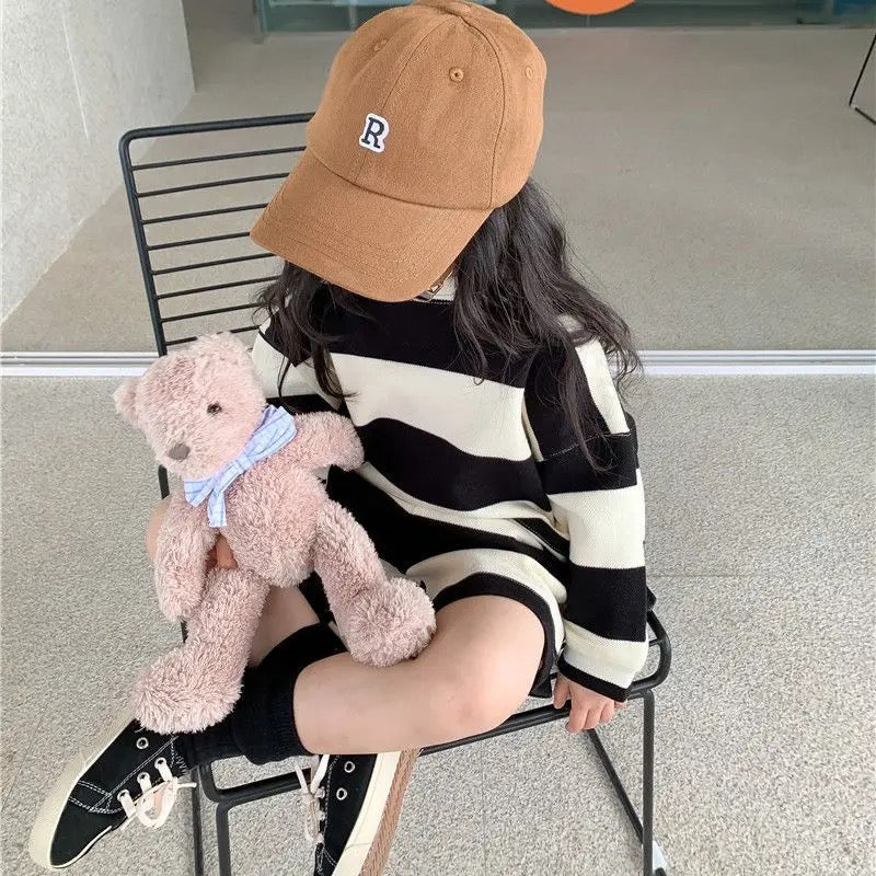 Kurzes Jogginganzug mit Streifen – MoreForMini Kleinkinder, Mädchen, Grün/Schwarz Baumwolle, Größe 1–6 Jahre