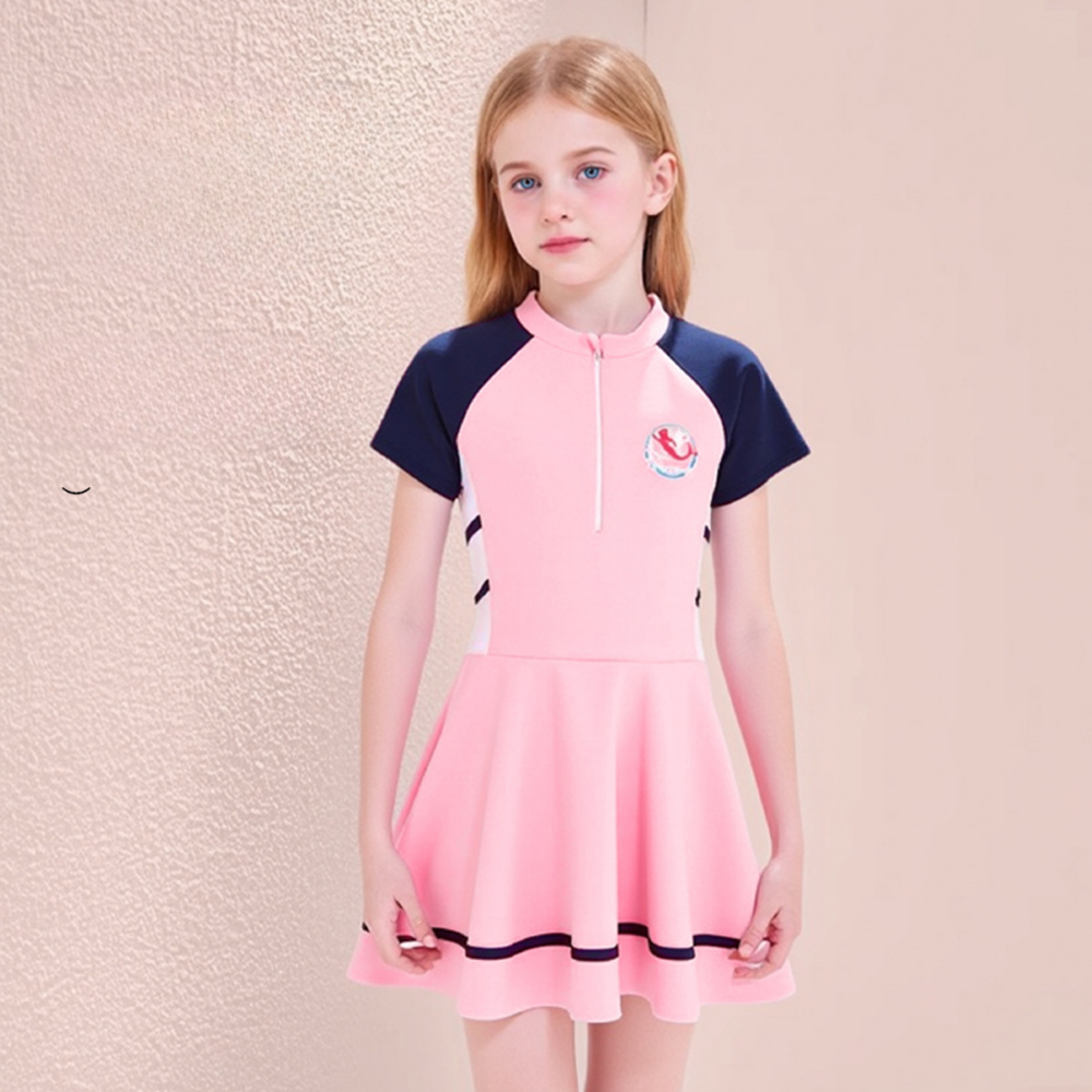 Badekleid mit Reißverschluss für Mädchen – kurze Ärmel, Röckchen, Blumenmuster | Badeanzug Kinder