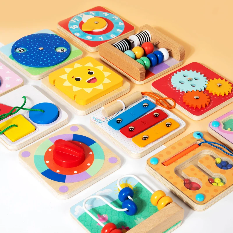 Magnetisches Busy Board Montessori aus Holz – 12 Aktivitäten zur Wahl, kompakt | Aktivitätsbrett