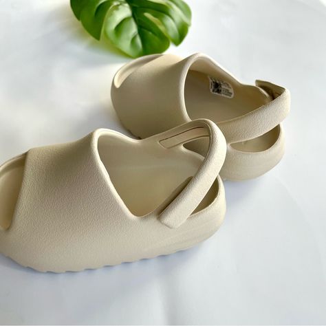 SunnyStep Kinder Sandalen – Bequeme und Verstellbare Sandalen für Outdoor-Abenteuer