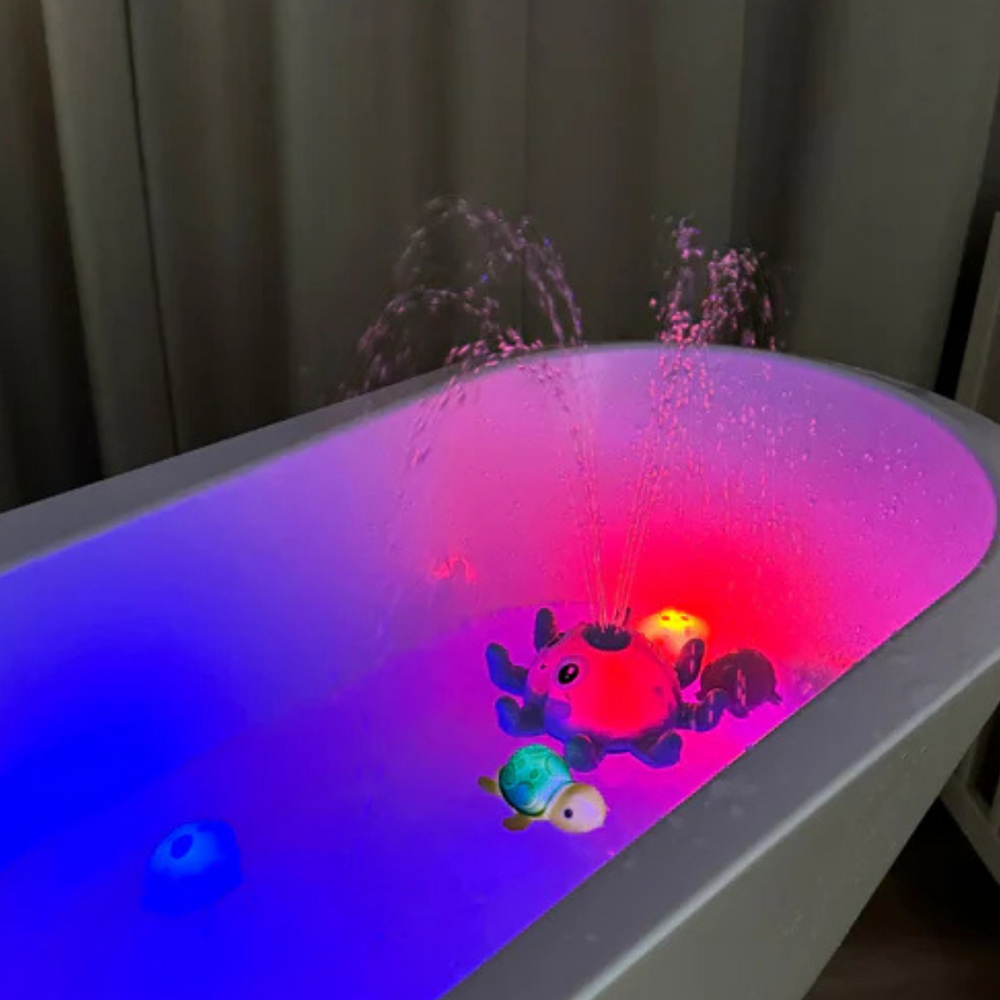 AquaGlow Badbrunnen mit Licht – Magisches Badespielzeug für Kinder | Wasserfontäne & Discolichter