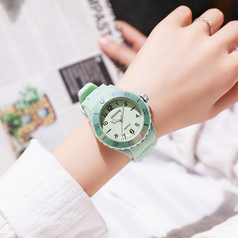 Analoge Kinderuhr mit Silikonarmband – große Ziffern, Drehring, stoßfest | Armbanduhr