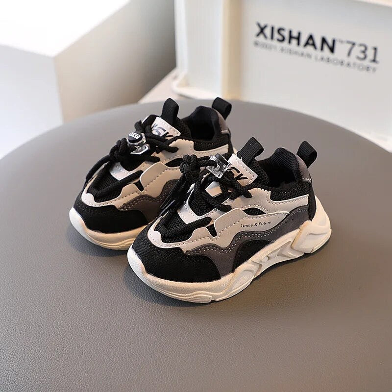 Leichte Kindersneaker mit Griffsohle – Mesh, elastische Schnürsenkel, unisex | Kleinkindschuhe