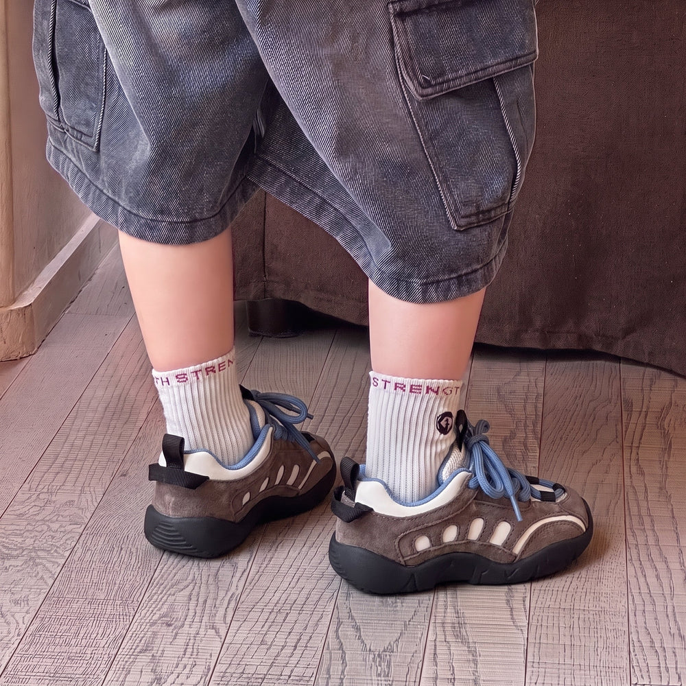 Kinder-Sneaker für draußen mit rutschfester Sohle – verstärkte Zehenkappe, Klett | Wanderschuhe