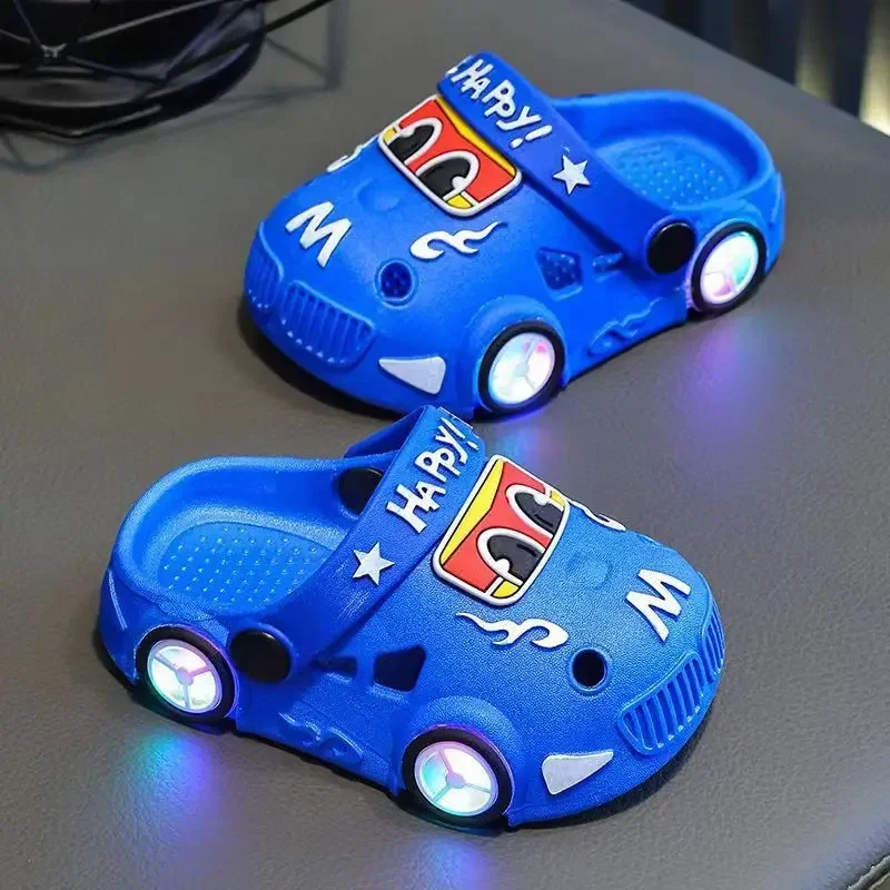 LED-Leuchtende Kinderschuhe – Auto-Design-Slipper mit Licht bei jedem Schritt