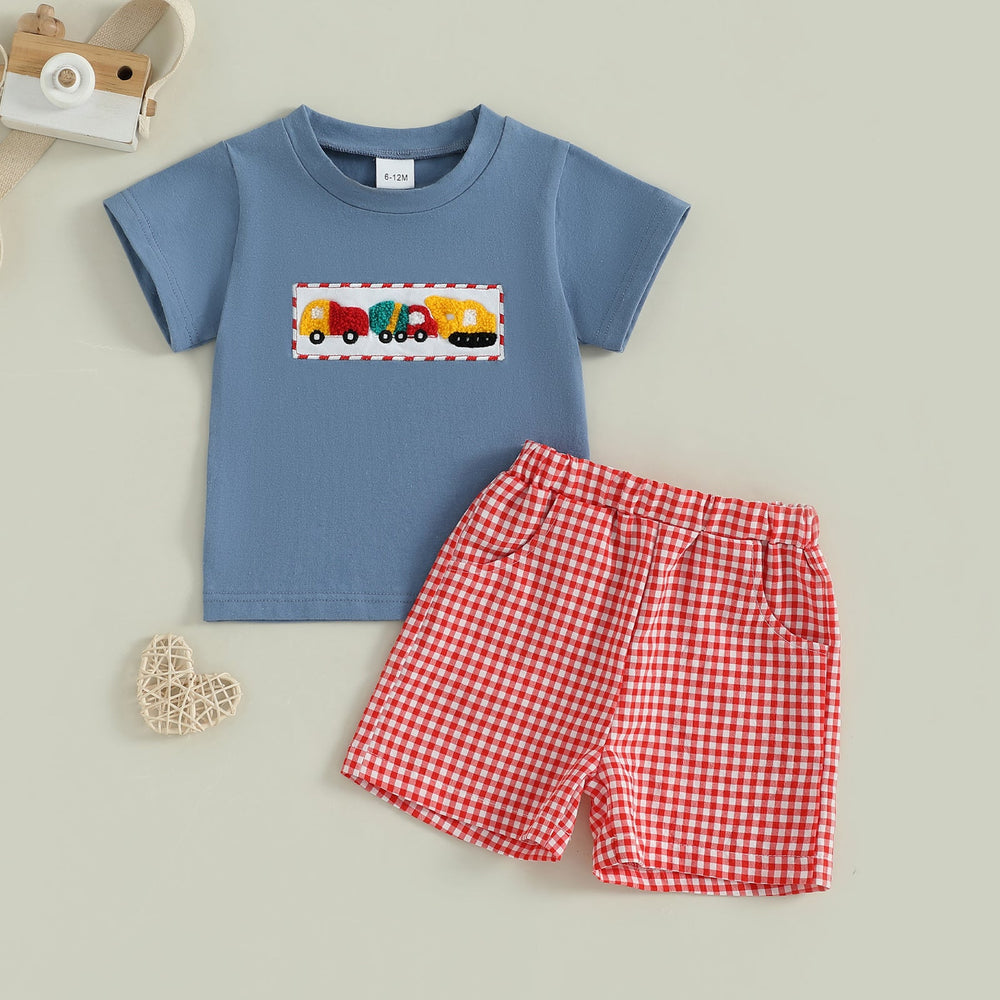 Checkered Truck Sommer-Set Jungen | T-Shirt mit Autos & Karierte Shorts | 6 Monate–4 Jahre | Baumwolle & Polyester | Blau & Rot