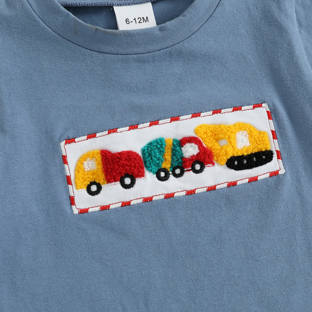 Checkered Truck Sommer-Set Jungen | T-Shirt mit Autos & Karierte Shorts | 6 Monate–4 Jahre | Baumwolle & Polyester | Blau & Rot