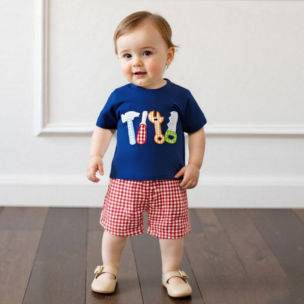 ToolTime Sommer-Set Jungen | T-Shirt mit Werkzeug & Kariertem Shorts | 6 Monate–4 Jahre | Baumwolle & Polyester | Blau & Rot