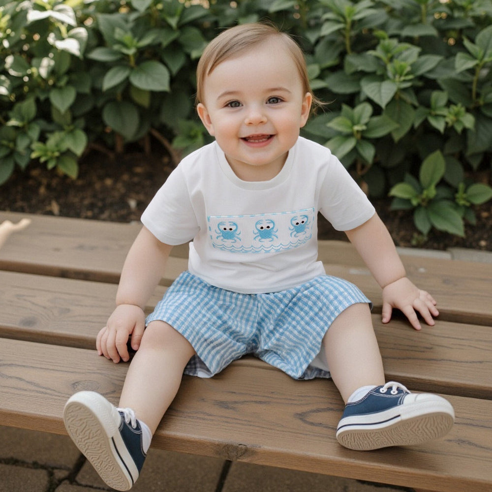 CrabbyCool Sommer-Set Baby & Kleinkind | T-Shirt mit Krabben & Karierten Shorts | Baumwolle & Polyester | 6 Monate–4 Jahre | Weiß & Blau