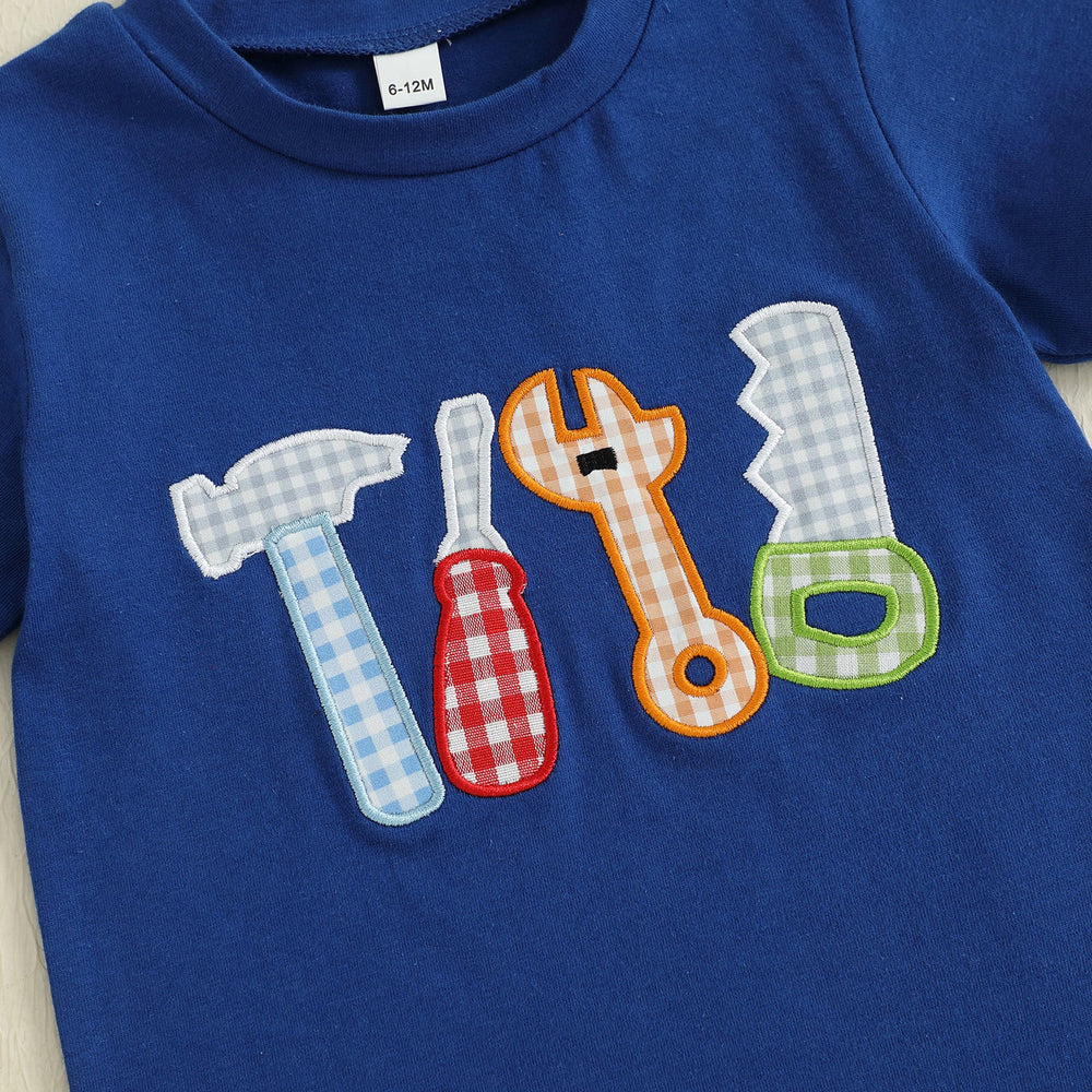 ToolTime Sommer-Set Jungen | T-Shirt mit Werkzeug & Kariertem Shorts | 6 Monate–4 Jahre | Baumwolle & Polyester | Blau & Rot
