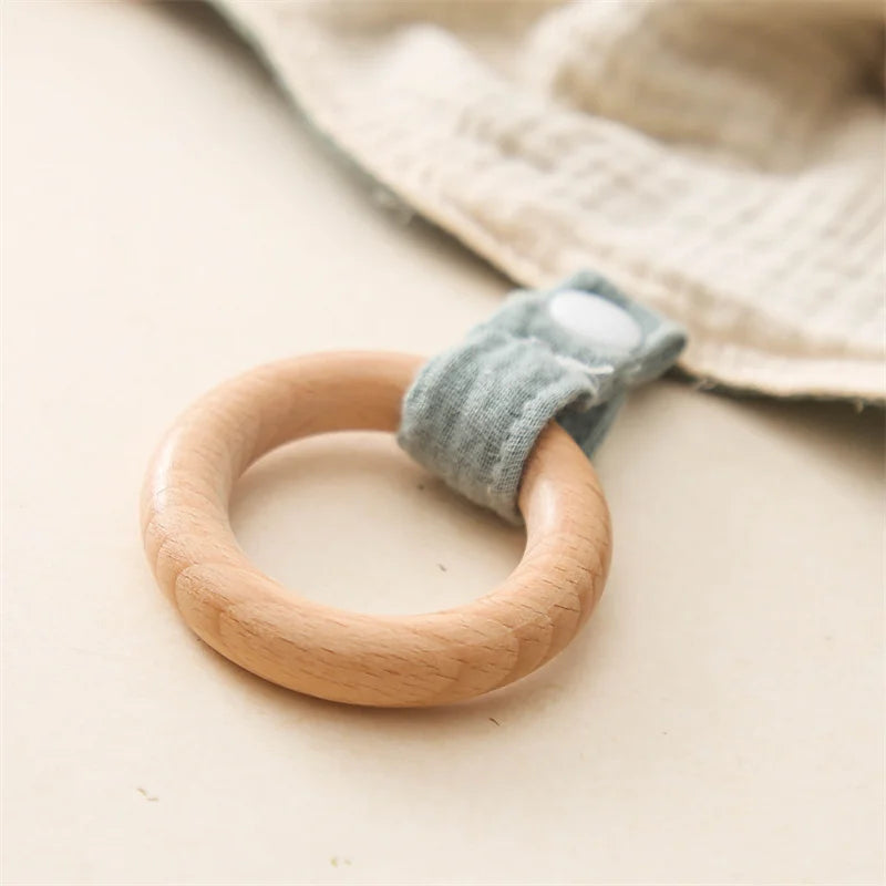 Kuscheltuch für Babys mit Holz Beißring & Rassel – 100% Baumwolle | Ideal bei Zahnungsbeschwerden & für Geborgenheit
