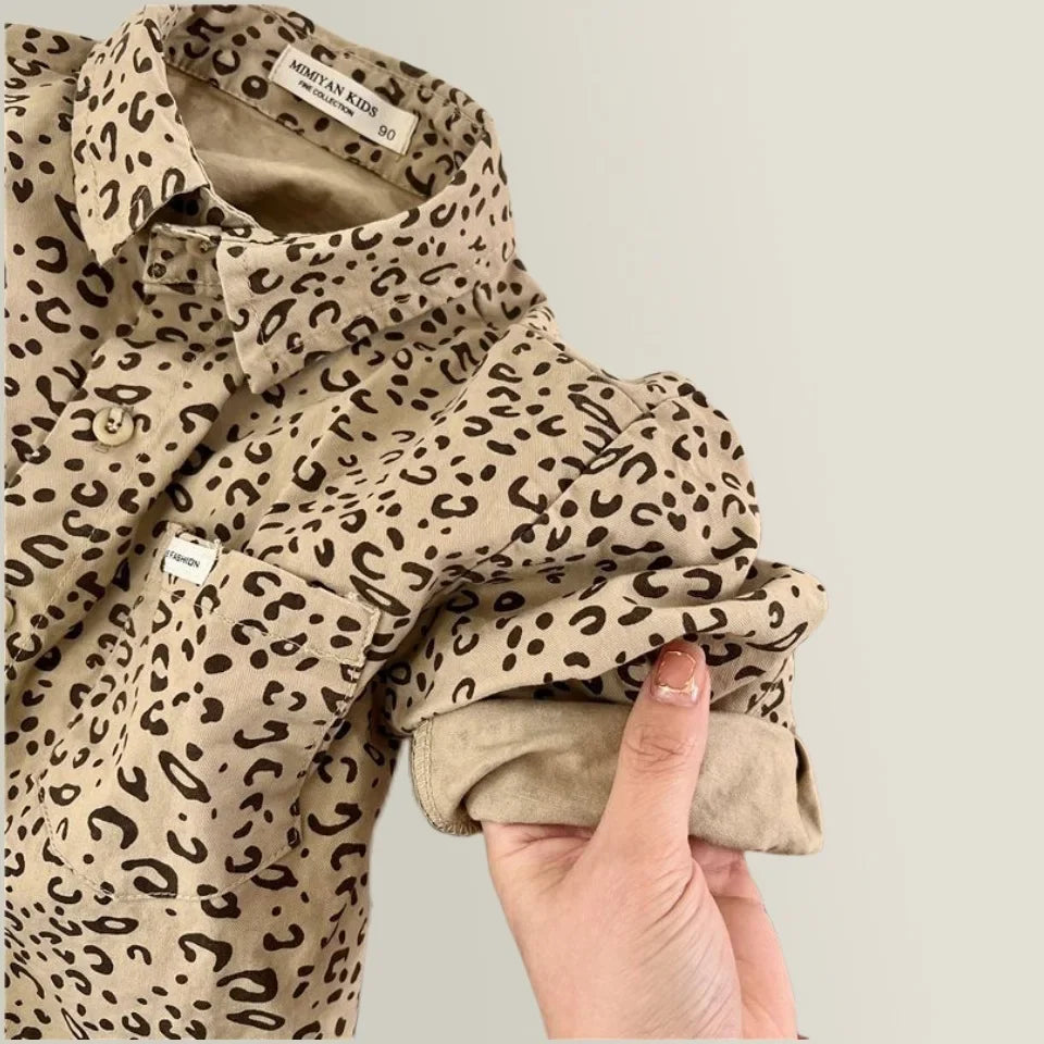 LeopardStyle Kinderhemd Unisex | Leopard-Print Shirt aus Baumwolle | 2–10 Jahre | Cool & Atmungsaktiv | Casual Kinderbluse