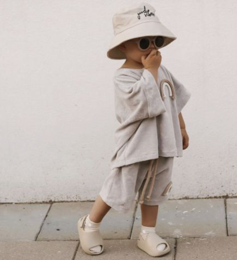 SunnyStep Kinder Sandalen – Bequeme und Verstellbare Sandalen für Outdoor-Abenteuer