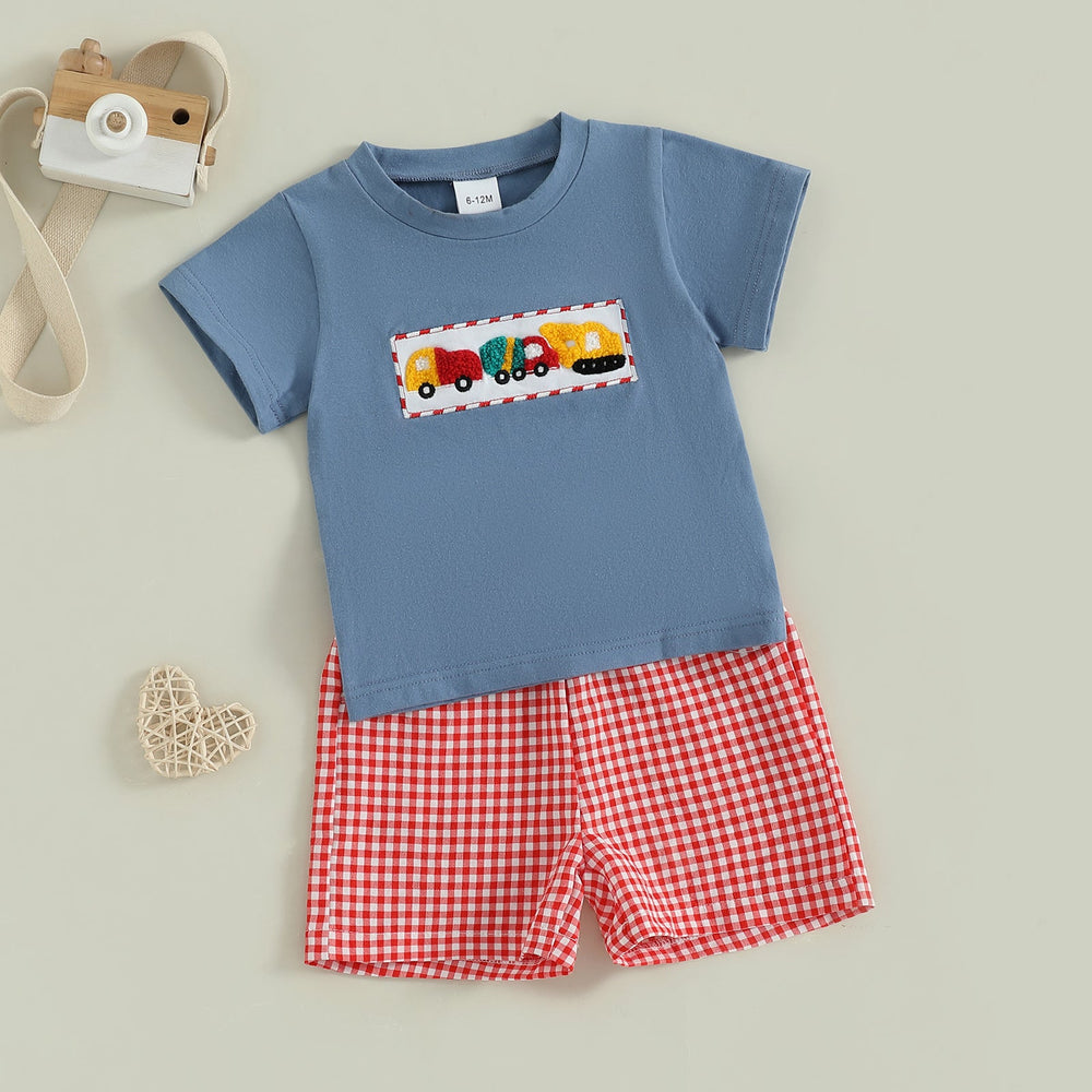 Checkered Truck Sommer-Set Jungen | T-Shirt mit Autos & Karierte Shorts | 6 Monate–4 Jahre | Baumwolle & Polyester | Blau & Rot