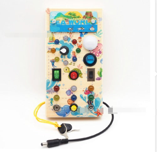 Interaktives LED Spielbrett für Kleinkinder – Montessori Lernspielzeug aus Holz