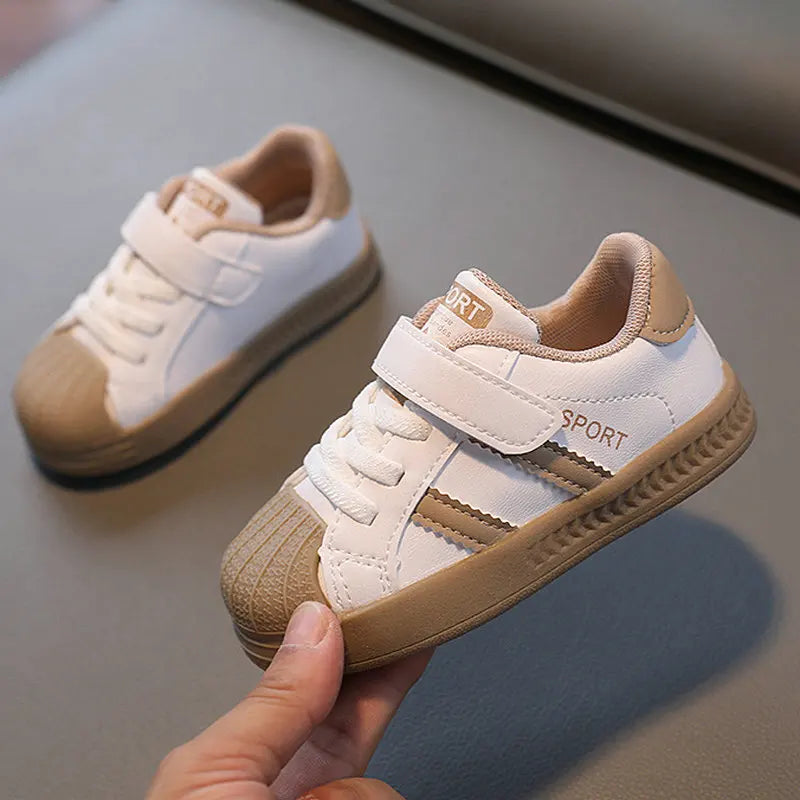 Sneaker für Kinder mit rutschfester Sohle – Klettverschluss, atmungsaktiv | Outdoorschuhe