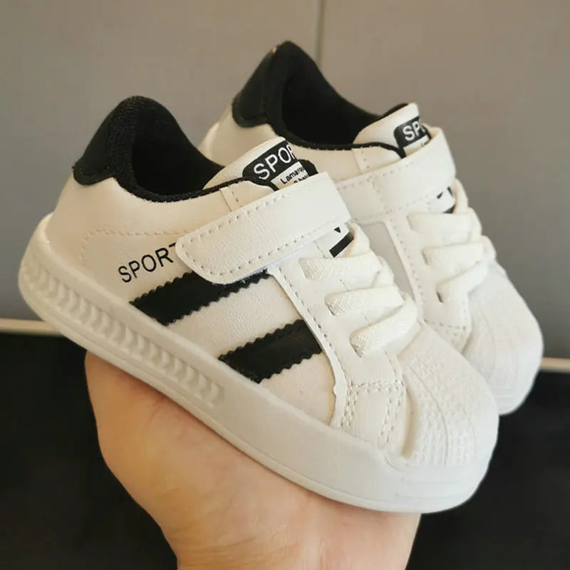 Sneaker für Kinder mit rutschfester Sohle – Klettverschluss, atmungsaktiv | Outdoorschuhe