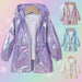 Kinderregenjacke mit Kapuze und Glanzoptik – Reißverschluss, Bündchen | Regenjacke