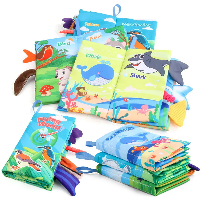 Stoffbuch für Babys mit Schwänzchen – Geräusche, Baumwolle, 15x14 cm | Sensorikspielzeug