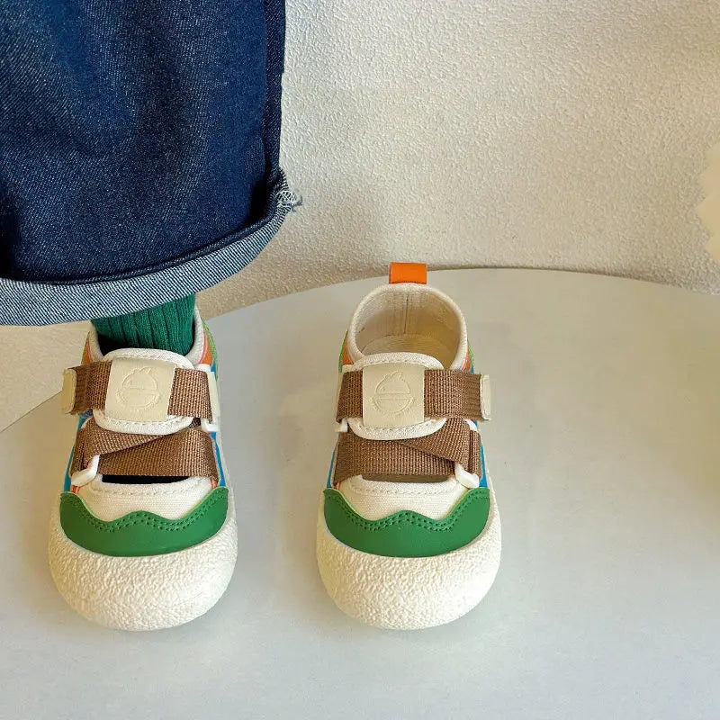 Kindersandalen mit rutschfester Sohle – Atmungsaktiv & Komfortabel für sommerlichen Spielspaß (1–7 Jahre)