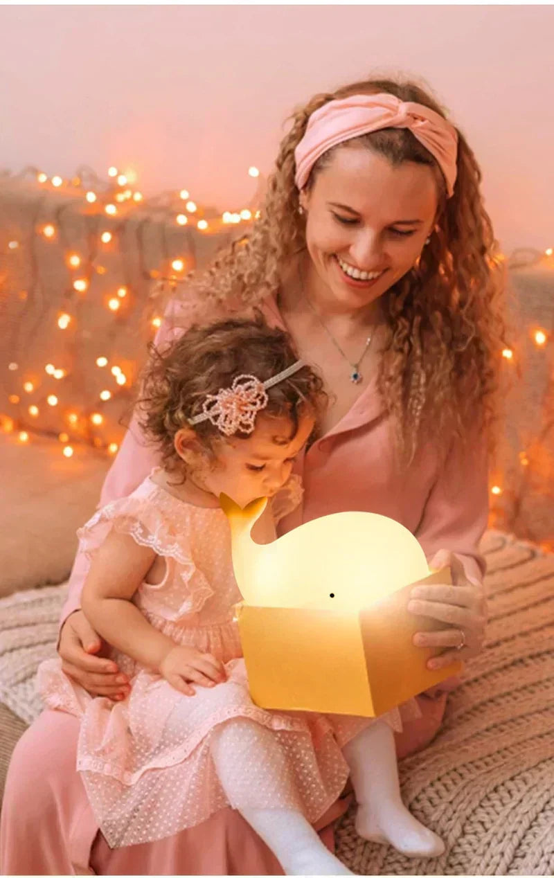 Nachtlicht Wal aus Silikon – farbwechselnde LED, Tippsteuerung, per USB aufladbar | Kinderlampe
