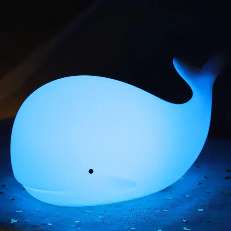 Nachtlicht Wal aus Silikon – farbwechselnde LED, Tippsteuerung, per USB aufladbar | Kinderlampe