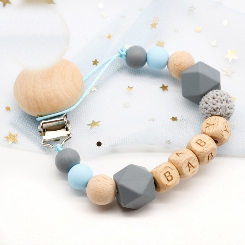 Personalisierte Schnullerkette mit Namen – Holzperlen