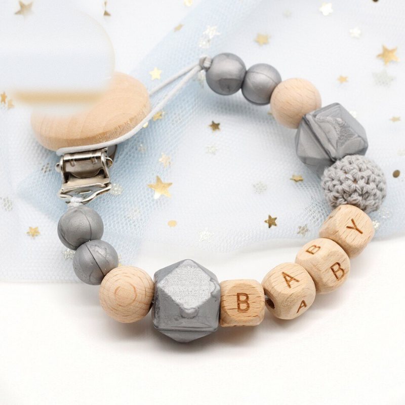 Personalisierte Schnullerkette mit Namen – Holzperlen
